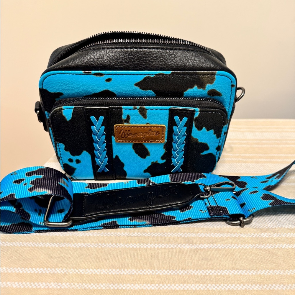 Wrangler Black and Blue Crossbody Bag